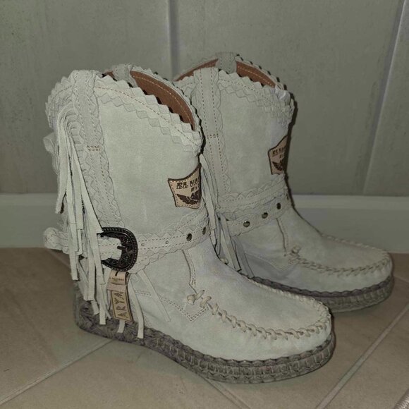 EL VAQUERO Arya Silverstone Ghost Wedge Moccasin Boots - Picture 5 of 16